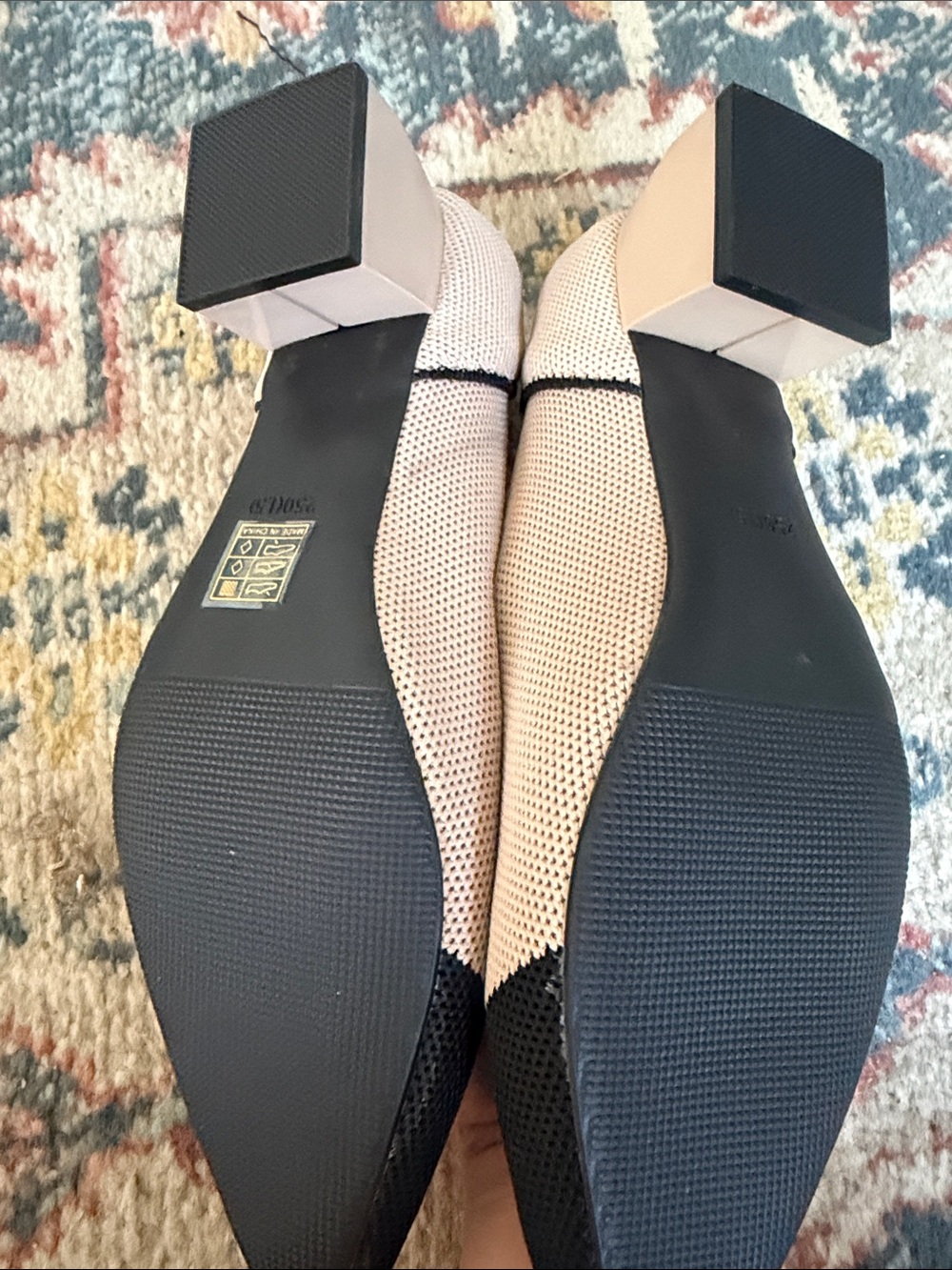 Brand New Two-Tone Pointed Low Heel knit Pumps in Black & Cream - Picture 3 of 4